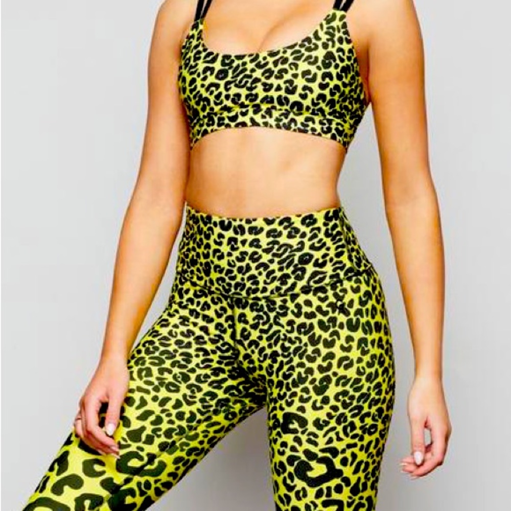 Good American 2 pc green leopard fitness set